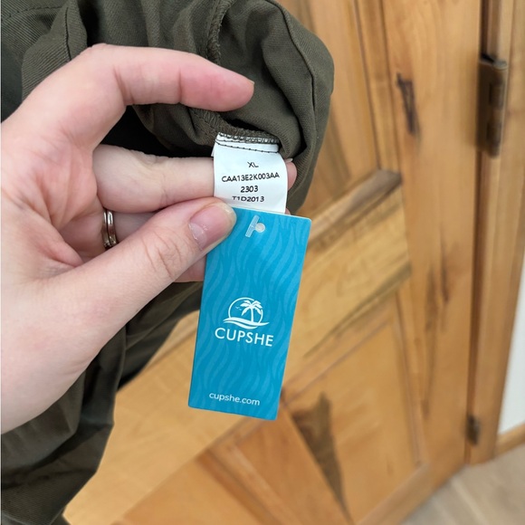 Cupshe Olive Green Short Overalls - Picture 3 of 4